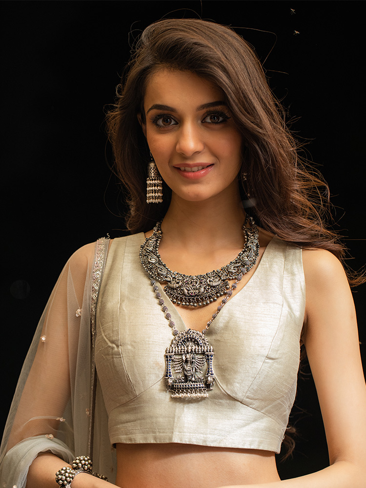 LAKSHMI VILAS NECKLACE