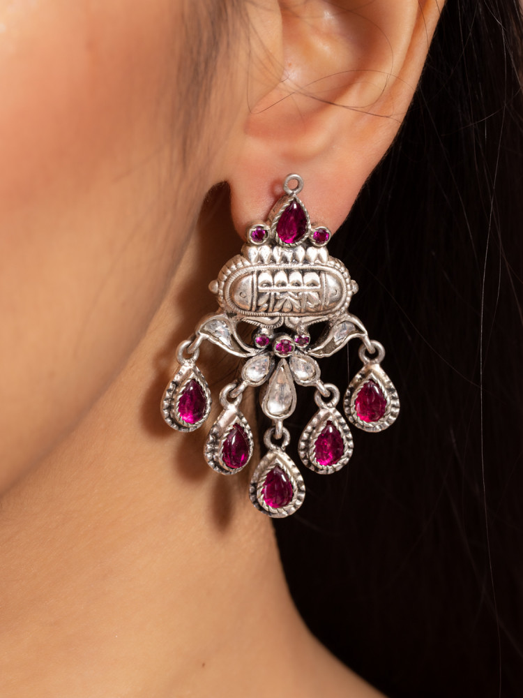 ROYAL RED DROP EARRINGS