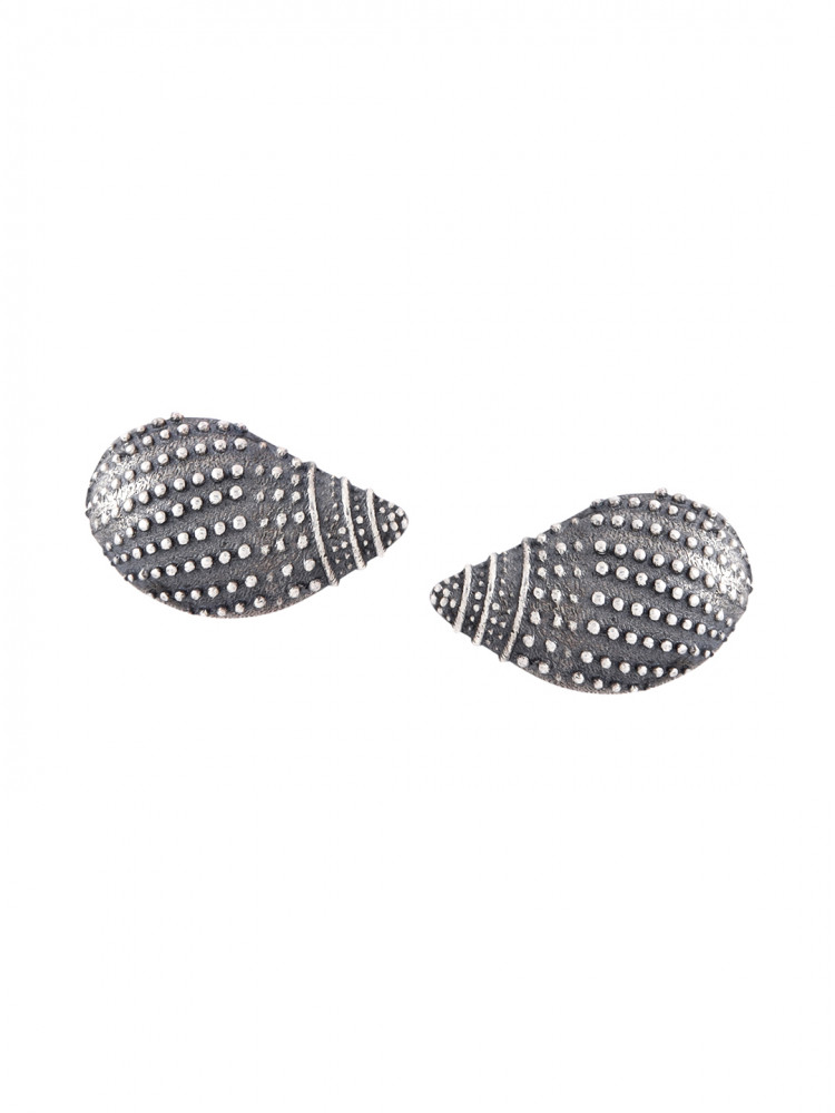 SEA SHELL STUDS