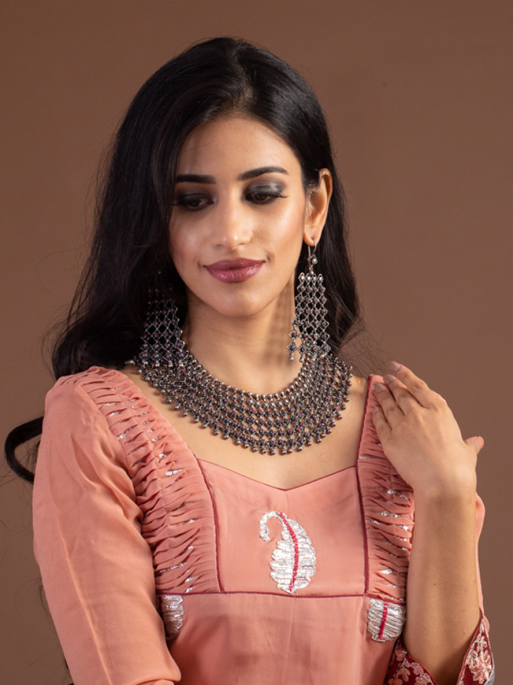 ALLURING CHOKER WITH INTRICATE FLORAL MOTIFS WITH RUBY RED DROPS