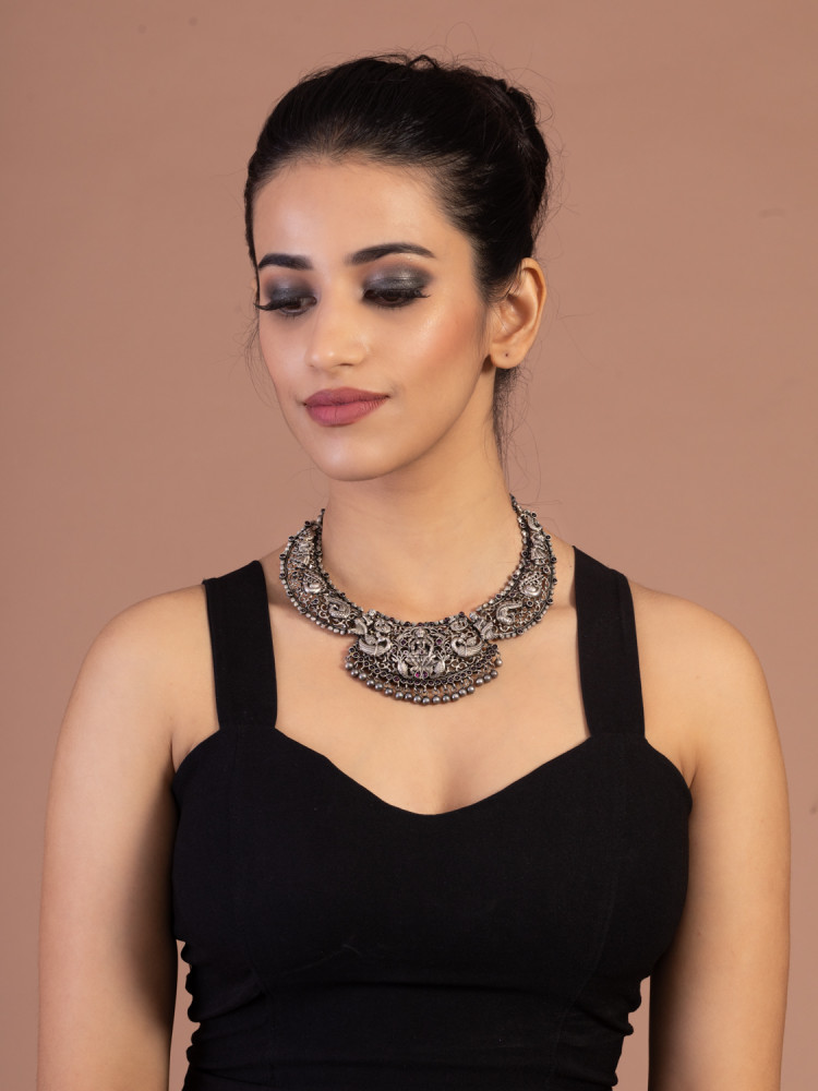 LAKSHMI VILAS NECKLACE