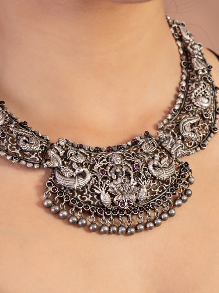 LAKSHMI VILAS NECKLACE